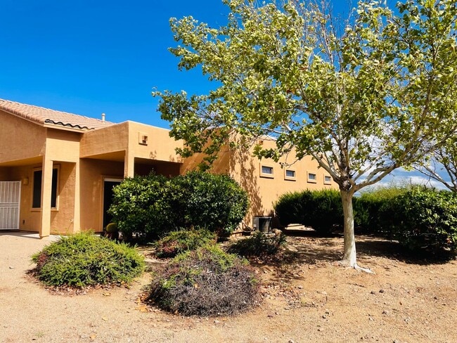 Building Photo - Cottonwood Square/Commons MOVE-IN SPECIAL