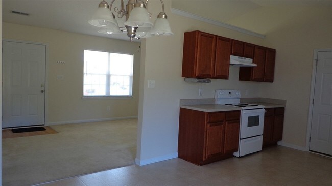 Building Photo - 121 Starkys Creek Ct