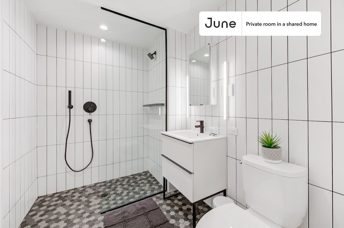 Building Photo - Cozy Private ROOM in Williamsburg