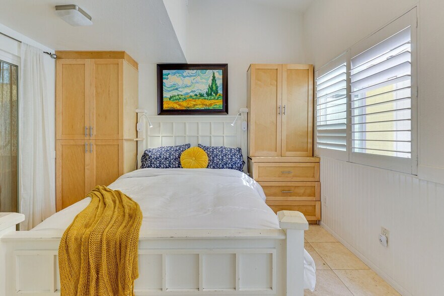 Building Photo - 466 Chestnut Ave