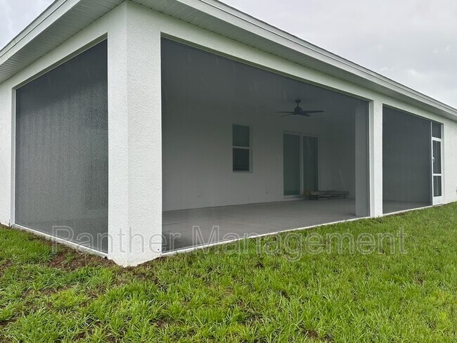Building Photo - 1724 NW 24th Ave