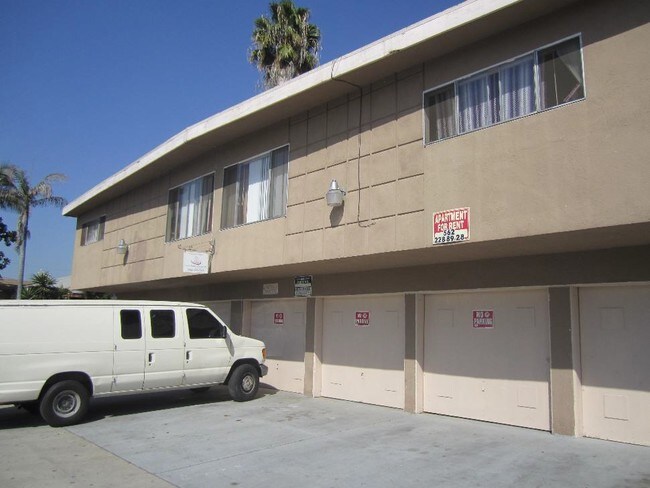 Building Photo - LB0035