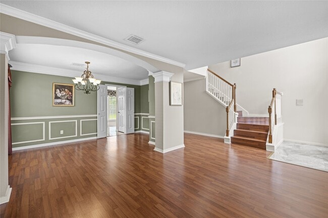 Building Photo - 2018 Waverly Glend Dr