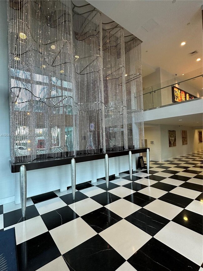 Building Photo - 1800 N Bayshore Dr