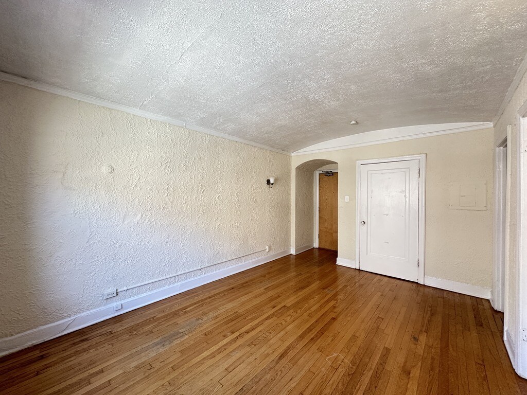 Building Photo - 535 W Arlington Pl