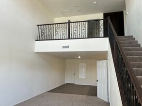 Building Photo - DESERT SKY TOWNHOME WITH POOL!