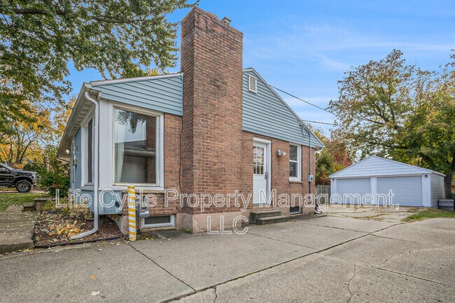 Building Photo - 1437 Lewison Ave NE