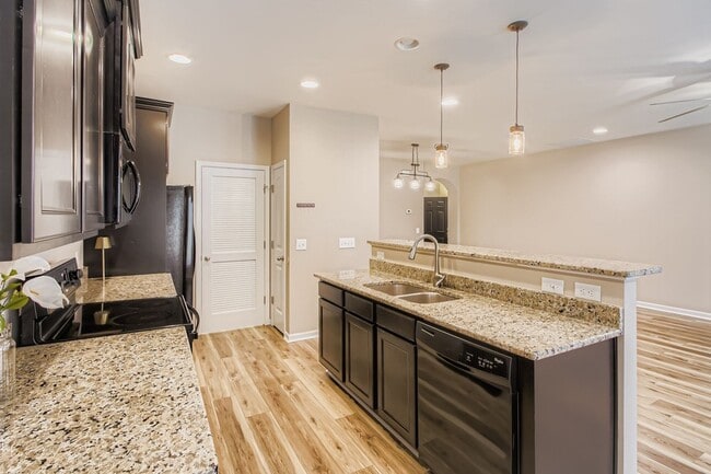 Building Photo - 2520 River Trail Dr