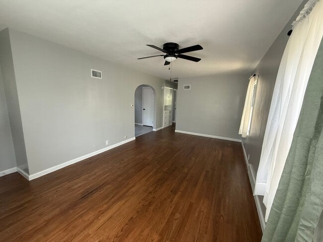 Building Photo - Spacious 2 Bedroom, 2 Bath Home with Bonus Space and a Single Car Garage