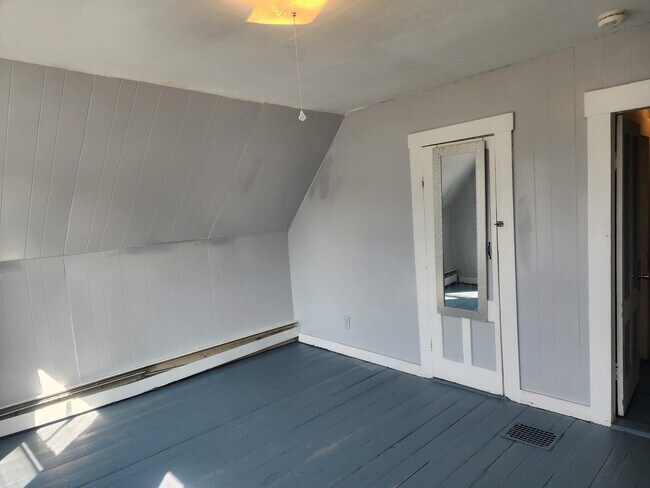 Building Photo - 6 Hager Ln