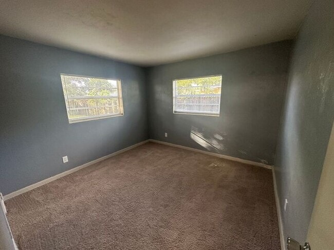 Building Photo - Beautiful 3 bedroom, 2 bath home located in Winter Park