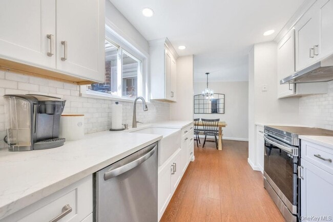 Building Photo - 234A Springmeadow Dr