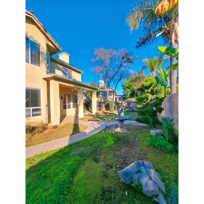 Building Photo - PRICE REDUCE TO $3450 & MOVE IN SPECIAL $450 OFF THE 1ST MONTH'S RENT – Spacious 5-Bedroom Fresno...
