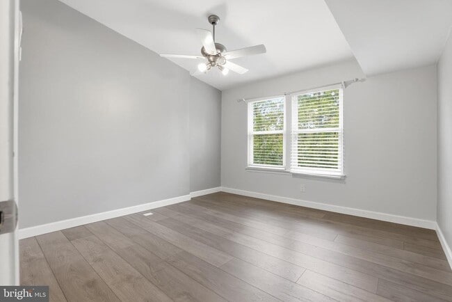 Building Photo - 20309 Beaconfield Terrace