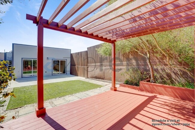 Building Photo - 54 Marston Ave