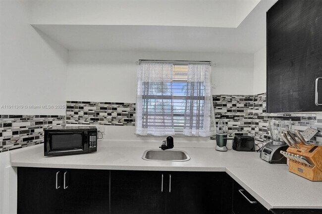 Building Photo - 3530 NW 43rd Ave