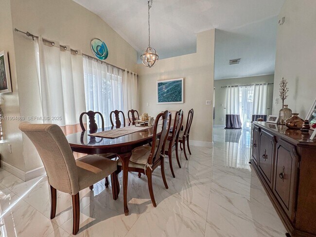 Building Photo - 4250 SW 149th Ct