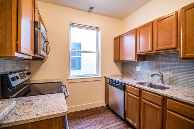 Building Photo - 411 N 34th St