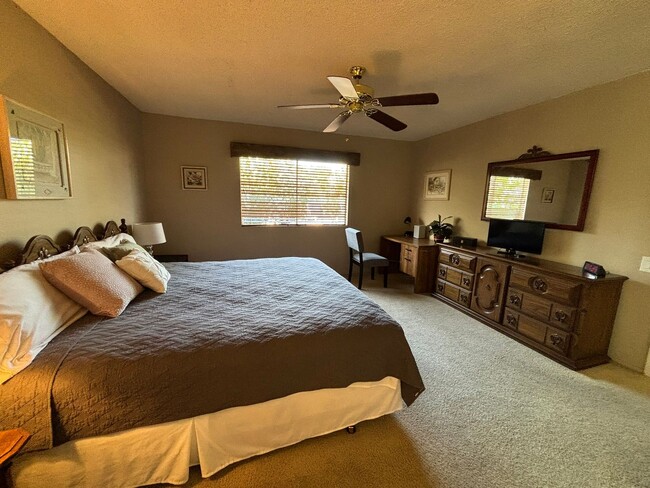 Building Photo - Fantastic Summer Getaway, Short Term Furni...