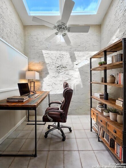 Building Photo - 6803 Indian Lake Dr