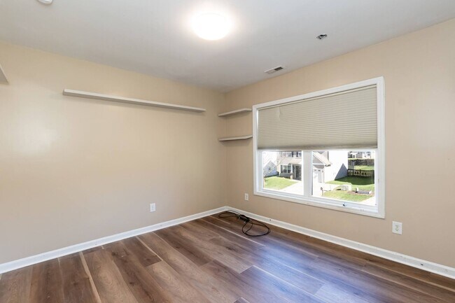 Building Photo - Beautiful 3-Bedroom Single Family Home wit...
