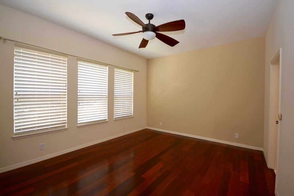 Building Photo - 610 Victoria Hills Dr