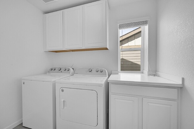 Building Photo - $3,125.00 - 4 Bedroom, 3.5 Bathroom, Singl...
