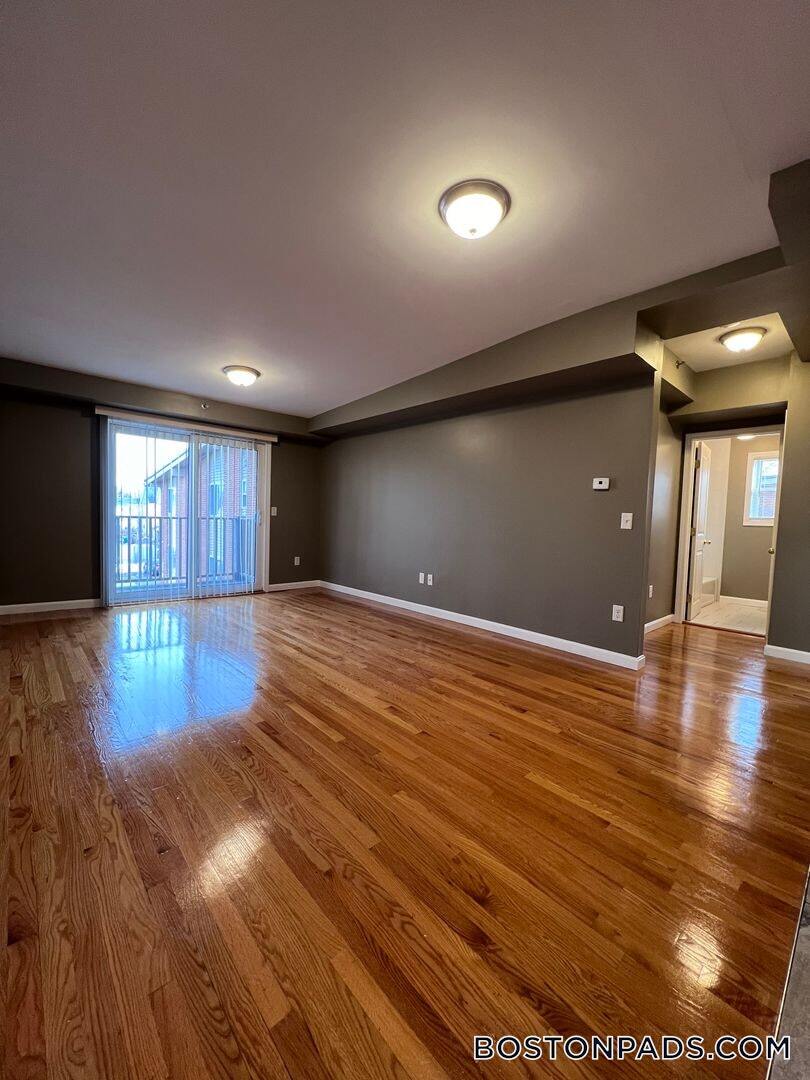 Building Photo - 144 Stevens St