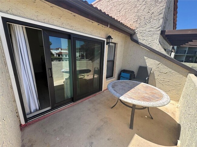 Building Photo - 2571 Cyprus Dr