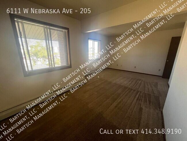 Building Photo - 6111 W Nebraska Ave