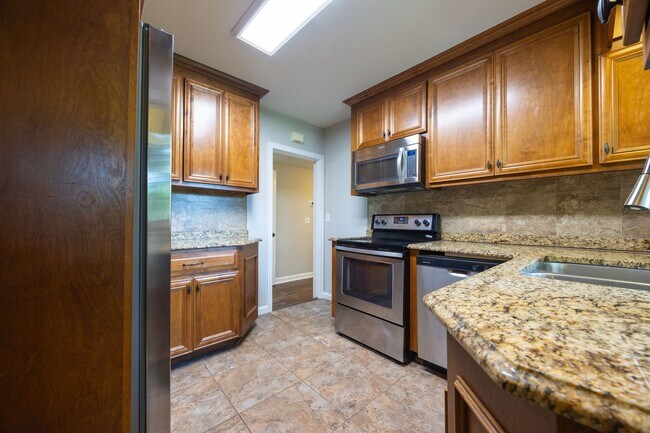 Building Photo - Renovated 4 Bedroom, 3 Bath home in Live Oak