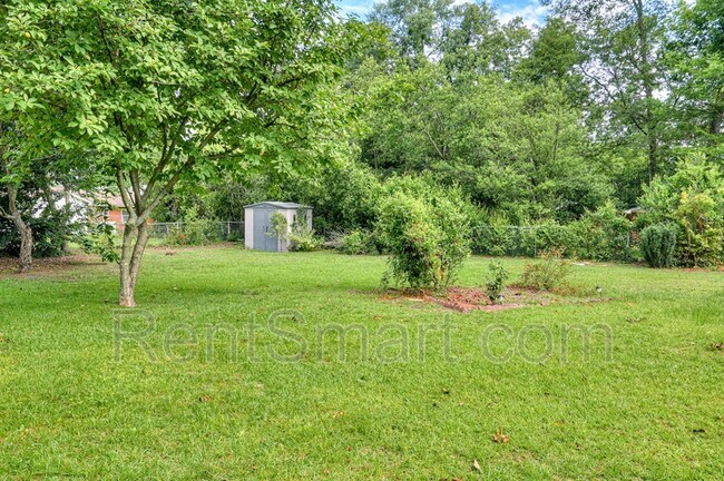 Building Photo - 202 Spring Dr