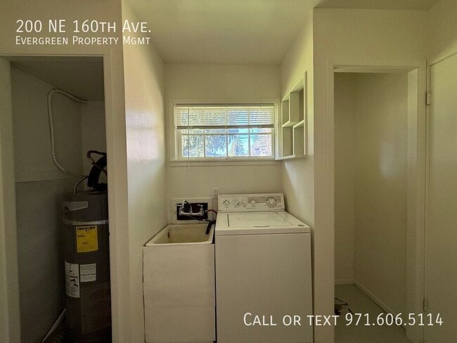 Building Photo - 200 NE 160th Ave