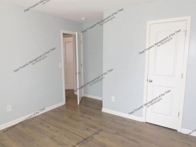 Building Photo - 2627 Leighswood Dr