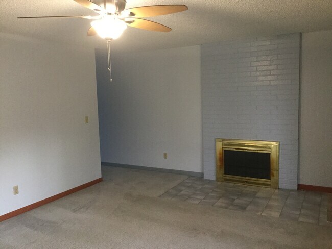 Building Photo - Price Reduced! Charming Home with Large Ya...