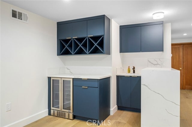 Building Photo - 2065 E Altadena Dr