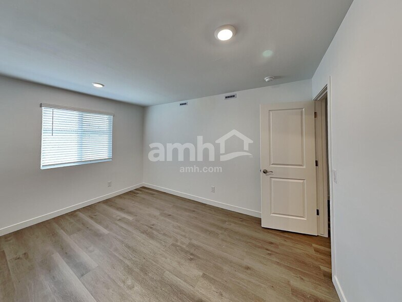 Building Photo - 6329 W Paseo Vito