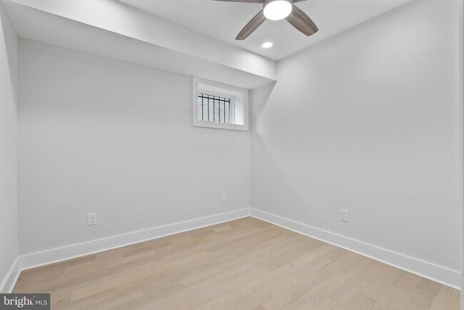 Building Photo - 615 Irving St NW