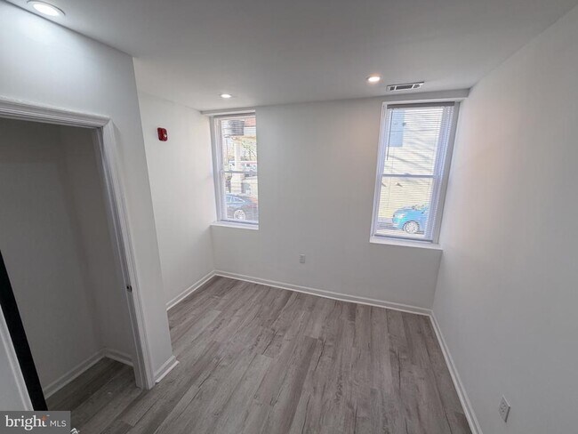 Building Photo - 1621 N 33rd St