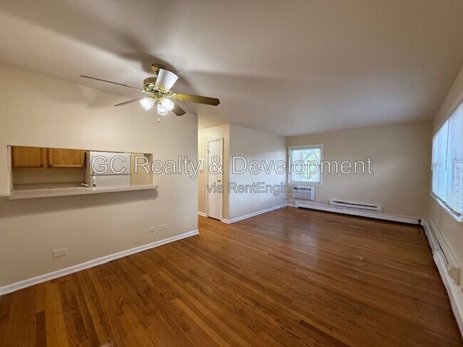Building Photo - 245 Uteg St
