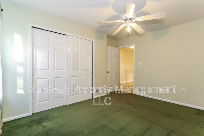 Building Photo - 29 Red Oak Ct