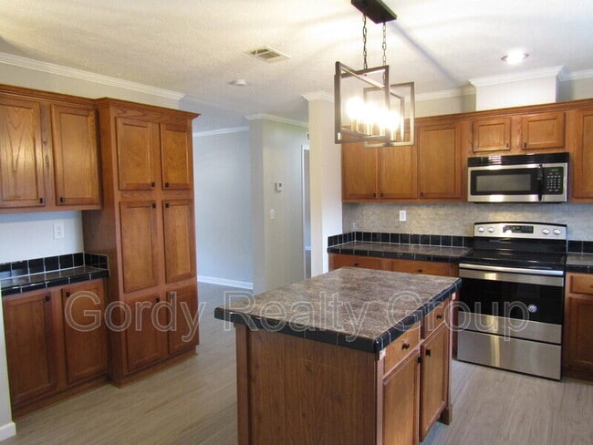 Building Photo - 5493 Willis Rd