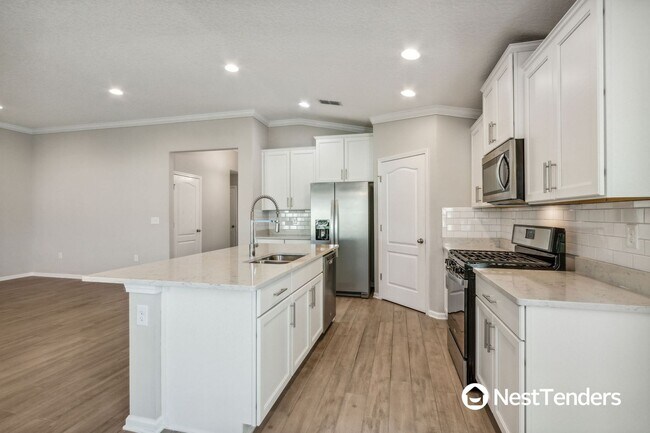 Building Photo - 83109 Village Walk