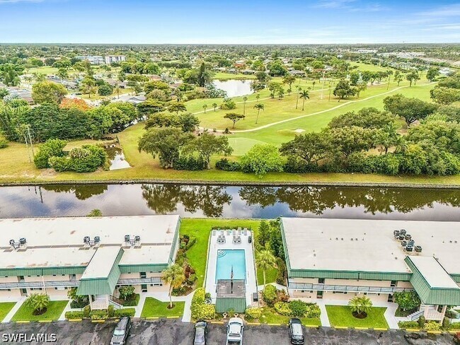 Building Photo - 600 Valley Stream Dr