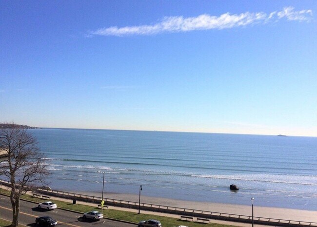 Building Photo - 300 Lynn Shore Dr