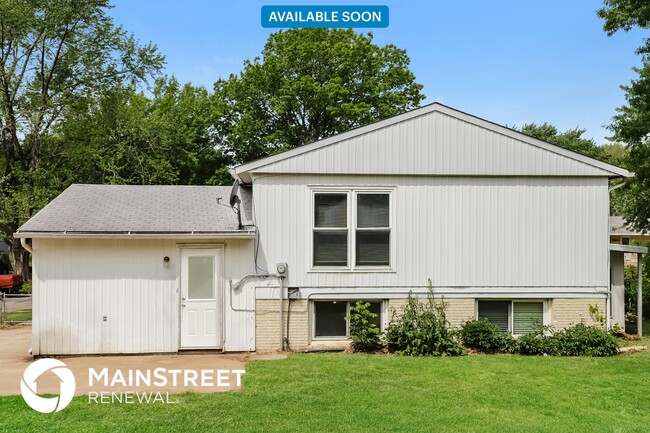 Building Photo - 551 N Powahatan Dr