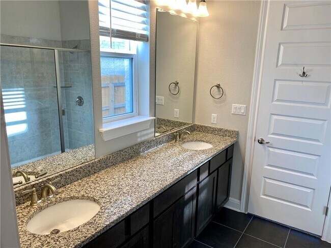 Building Photo - 4628 Katherine Dr