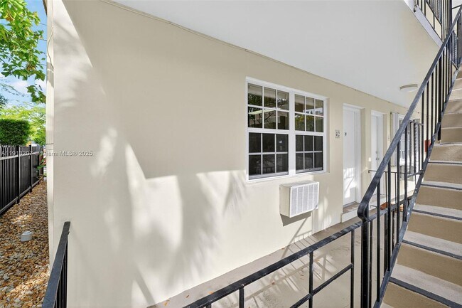 Building Photo - 345 Michigan Ave