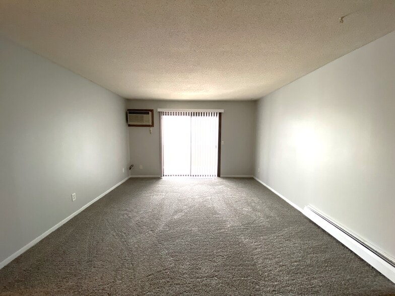Building Photo - 2106 Valleyhigh Dr NW