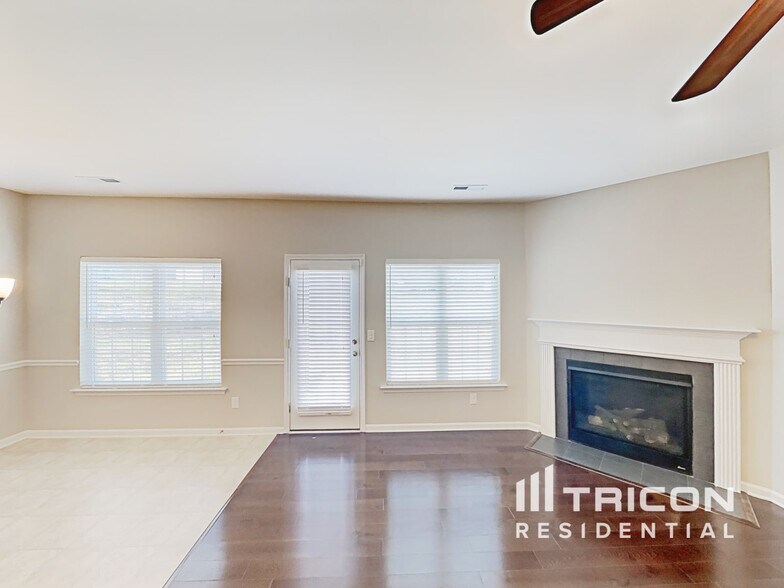 Building Photo - 109 Claystone Dr